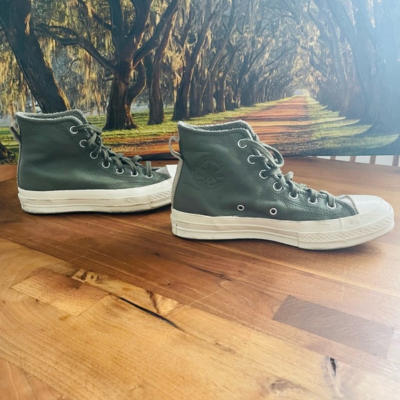 Converse Chuck 70 Hi top leather trainers with faux fur lining in utility green - Picture 5 of 13
